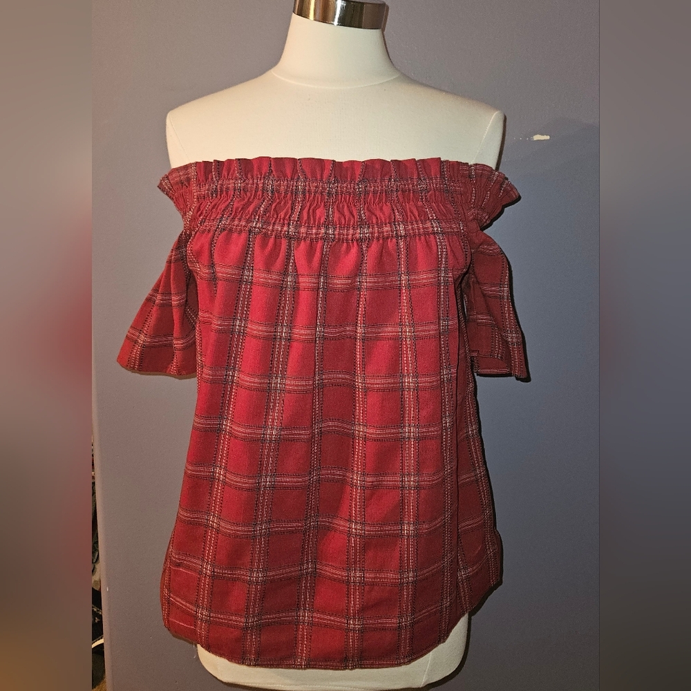 90s inspired off the shoulder plaid shirt